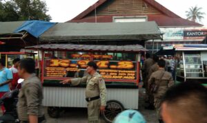 Sate Daging Babi Ditemukan di Simpang Haru Kota Padang