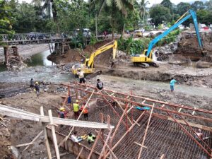 Cuaca Tak Menentu, Hambat Proses Pembangunan Jembatan Batang Kalu