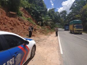 Polres Sijunjung Dirikan Pos Pengamanan Tiga Titik Jalan Nasional