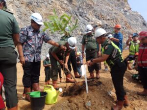 Semen Padang Reklamasi Bekas Tambang Batu Kapur