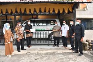 Semen Padang Serahkan Bantuan Mobil Ambulance untuk Masyarakat Baringin