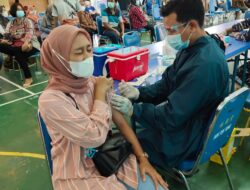 Serbuan Vaksinasi dari Nakes TNI AL Lantamal II Padang