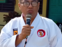 Surfa Yondri Pimpin Lemkari Kota Padang Ujian Kenaikan Sabuk di SMK Taruna