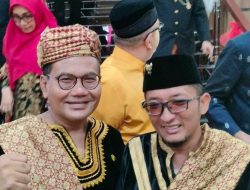 Iskandar Lubis Dipanggil Datuak oleh Ketua DPRD Padang