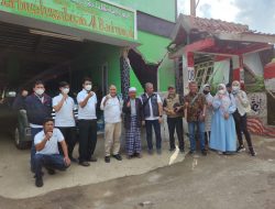 UPZ Semen Padang Salurkan Zakat Karyawan untuk Rehab Mushala dan Bantu Korban Gempa Cianjur