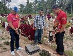 Dari Amerika, Tarmizi dan Prof Syahrial Ziarah ke Makam Tokoh Taekwondo Sumbar