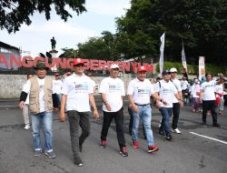  Semen Padang Semarakkan Jalan Sehat Bersama BUMN di Temanggung