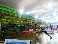 Dihari Kedua Turnamen Badminton Padang Open II Semakin Menarik