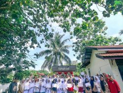 Adelia dari SMA 1 Timpeh Juara Lomba Baca Puisi se Kabupaten Dharmasraya