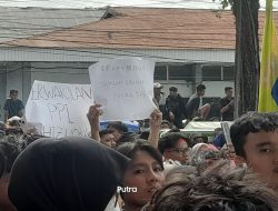 Ribuan Mahasiswa Gelar Aksi di DPRD Sumbar, Driver Ojek Online Turut Bergabung