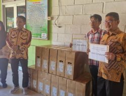 Dukung Pendidikan dan Kesehatan Pelajar, Evi Yandri Salurkan Komputer dan Pantau MBG di SMAN 2Padang