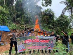 Kapolres Solok Selatan pimpin satgas illegal minning laksanakan razia tambang ilegal di sepanjang sungai Batanghari