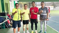 Ketum PP PELTI dan Jajaran Laga Persahabatan Di Lapangan Tenis Pussenif
