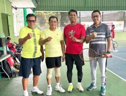 Ketum PP PELTI dan Jajaran Laga Persahabatan Di Lapangan Tenis Pussenif
