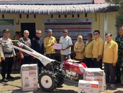 PT Semen Padang Kucurkan Rp64 Juta untuk Pemberdayaan Petani dan UMKM