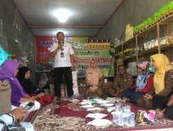 PT Semen Padang Salurkan Rp30 Juta untuk Peningkatan Produksi UMKM Seribu Keripik