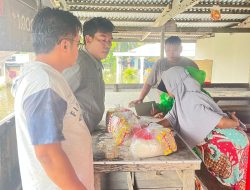 Tampung Aspirasi Masyarakat:Wali Korong Olo Bangau Serahkan Bantuan Pribadi untuk Warga Terdampak Banjir