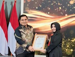 Defrita Nelly Terima Paritrana Award Terbaik I untuk Tahiti Coal Sawahlunto