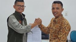 Plh Ketum KONI Sumbar Serahkan SK Kelanjutan KONI Padang Pariaman 2024–2028