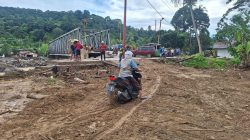 Jalan Batu Busuk Kembali Terbuka, Semen Padang Peduli Kerahkan Alat Berat Sejak Pagi