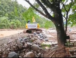 PT Semen Padang Perkuat Penanganan Pascabencana di Batu Busuk: Alat Berat Bekerja Dua Minggu Tanpa Henti, Fokus Pulihkan Drainase dan Tanggul Sungai