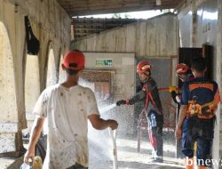 Masjid Syuhada Dibersihkan, Jembatan Darurat Menyusul: Respons Cepat Semen Padang Peduli di Palembayan Agam