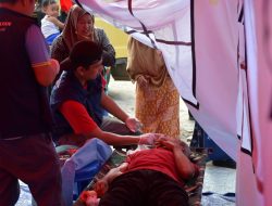 Posko Semen Padang Peduli Didatangi Korban Banjir Bandang Palembayan untuk Mendapatkan Pelayanan Kesehatan