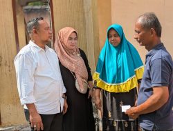 Aprinaldi Sambangi dan Santuni Korban Kebakaran di Korong Lansano Sikucur