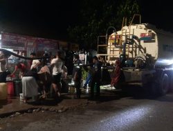 600 KK Alami Krisis Air Bersih Pascabanjir, PT Semen Padang Peduli Salurkan 16 Ribu Liter Air ke Warga Durian Tarung