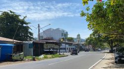 Diduga Dipaksa Bayar Parkir, Mobil Pengunjung di Pantai Padang Jadi Sasaran Lemparan Batu