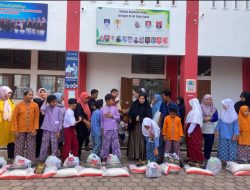 SDN 05 ATB Padang Utara Santuni 13 Anak Yatim