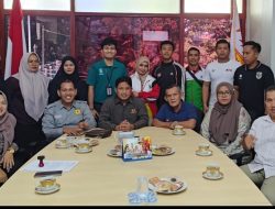 Ketua KONI Sumbar Lepas Kontingen PABSI ke Kejurnas Angkat Besi Senior 2026