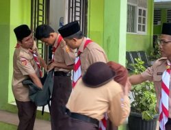 KakanKemenag Kota Padang Lakukan Razia Senjam dan HP di MTsN 5 Kota Padang