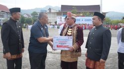 Semen Padang Lanjutkan Komitmen Cegah Stunting Lewat Bantuan Rp47 Juta di Hardiknas 2025