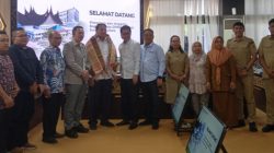 Bapemperda DPRD Sumut Kunjungi DPRD Sumbar, Bahas Pemisahan OPD dan Tukar Cendera Mata