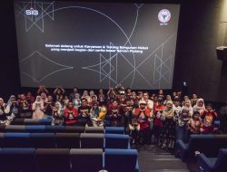 Tukang Bangunan Nonton Superman di Bioskop, Kejutan Spesial dari Semen Padang