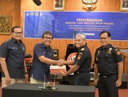 PT Semen Padang dan Bea Cukai Musnahkan Barang Ilegal Senilai Rp22 Miliar