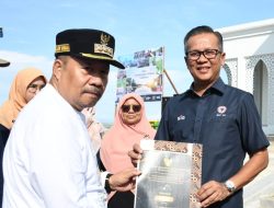 Pemprov Sumbar Serahkan Piagam PROPER Emas dari KLHK ke PT Semen Padang