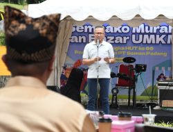 Gelar Bazar UMKM, PT Semen Padang Salurkan 750 Paket Sembako Murah