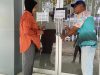Ketua Forum Pejuang Olahraga, Buka Gembok Kantor KONI Sumbar