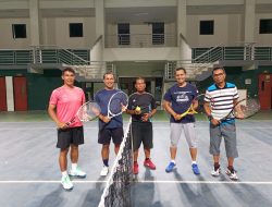Latih Tanding Hamdi/Afrizal vs Novi/Ahmad Wira Usai Rapat PELTI Sumbar Berakhir Larut Malam
