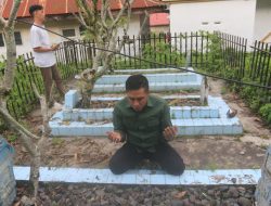 Pulang ke Batusangkar, Ekos Albar Ziarah ke Makam Ayah