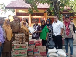 Rumah Dinas Penjaga SD Negeri 37 Pagambiran Ludes Terbakar, Semen Padang Serahkan Bantuan Sembako