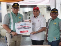 Dukung Program Sanitasi Kota Padang, PT Semen Padang Bantu Toilet Portable