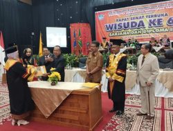 Suryadi Asmi Hadiri Wisuda Sarjana dan Diploma III ke-62/2024 UMMY Solok Dan Berikan Sekilas Tips Berkarir