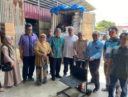 Kembangkan UMKM, Teknik Industri UNAND Serahkan Alat Angkut Barang