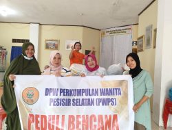 Peduli Bencana Banjir, Ketua PWPS Wiwik Marlis Rahman Apresiasi Kebersamaan Perantau Pasisia untuk Kampung Halaman